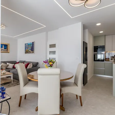 Nedolino Apartment Split
